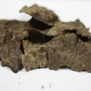 Agarwood Chips Oud Chips Incense Aroma | Natural Wild and Rare Agarwood Chips from Oudwood Vietnam | Pure Material Grade A++ (Doi De A)