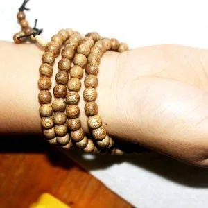 Vietnam agarwood Beaded Bracelet – Natural agarwood mala Beads Bracelet – Agarwood Meditation mala Beads – aloeswood Beads Bracelet – Tibetan mala Prayer Beads - agarwood Prayer 108 beads