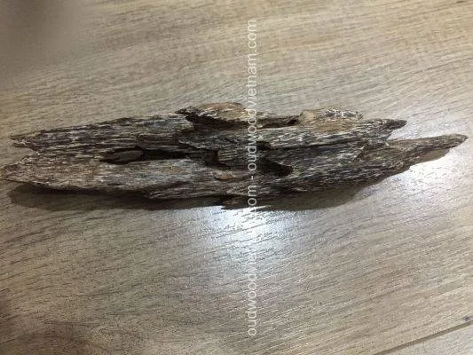 Mini Wild Fragrance Agarwood Aloeswood Handy Sculpture Art Colletion From Khanh Hoa Forest